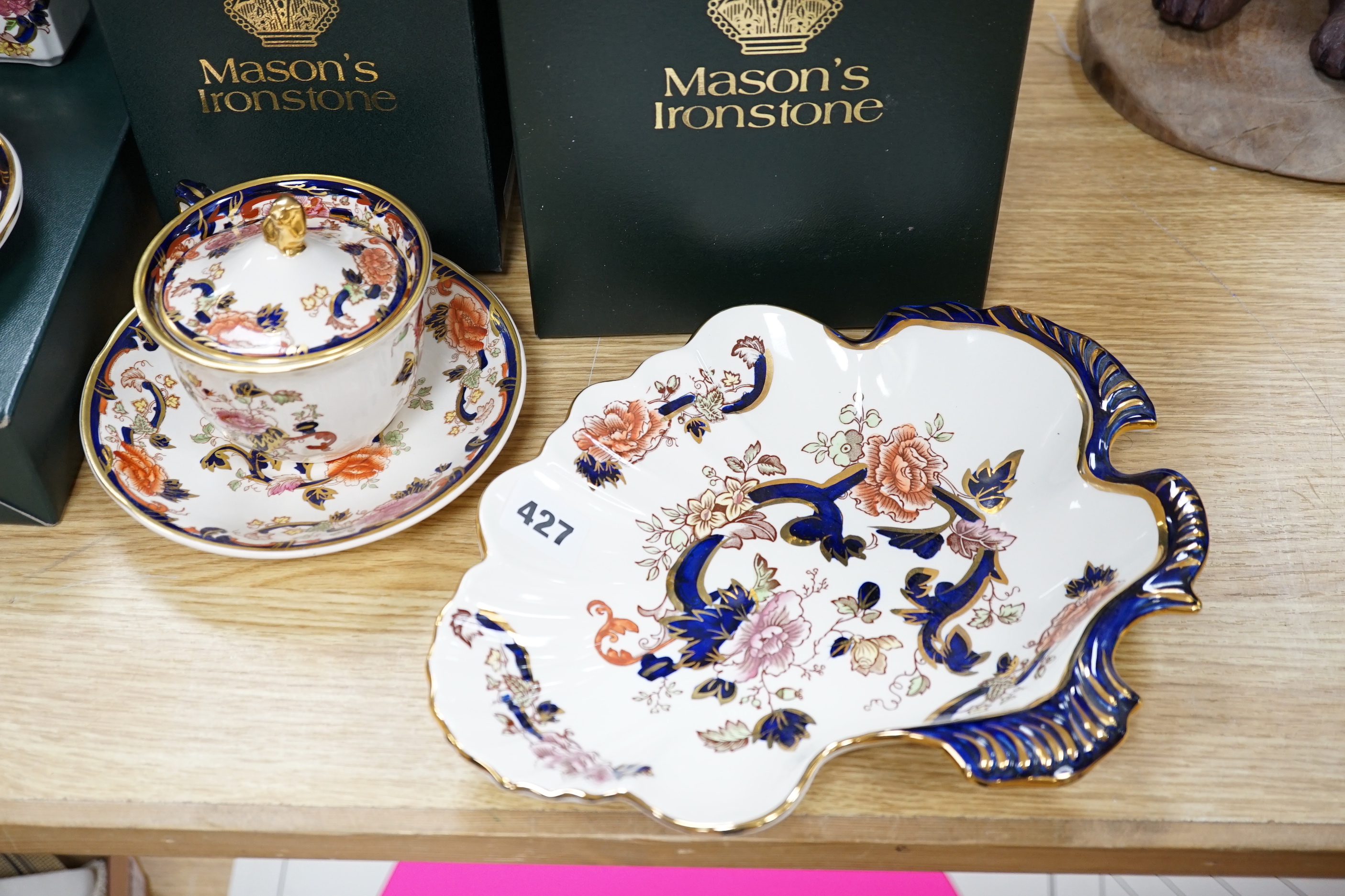 A quantity of mixed Mason’s “Mandalay” china, some items with boxes, largest 29cm widely